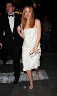 Gillian Anderson feet photo thumbnail