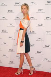 Karolina Kurkova feet photo thumbnail