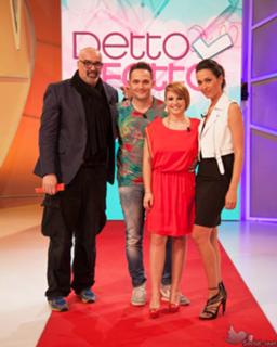Caterina Balivo feet photo thumbnail