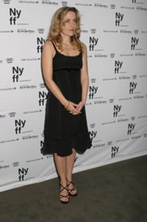 Gillian Anderson feet photo thumbnail