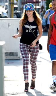 Kelly Brook feet photo thumbnail