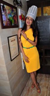 Malaika Arora feet photo thumbnail