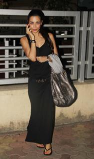 Malaika Arora feet photo thumbnail