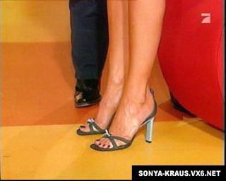 Sonya Kraus feet photo thumbnail