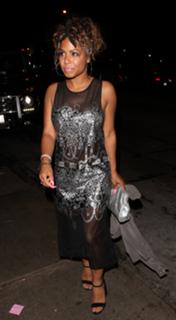 Christina Milian feet photo thumbnail