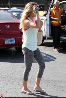 Ashley Tisdale feet photo thumbnail