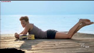 Federica Pellegrini feet photo thumbnail