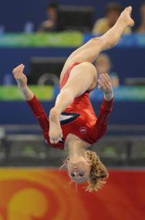 Nastia Liukin feet photo thumbnail