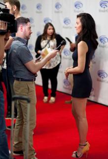 Olivia Munn feet photo thumbnail