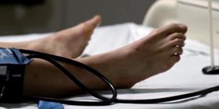 Claire Danes feet photo thumbnail