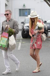 Cat Deeley feet photo thumbnail