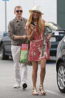 Cat Deeley feet photo thumbnail