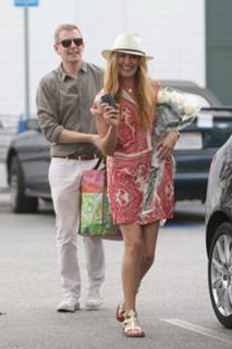 Cat Deeley feet photo thumbnail