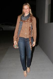 Amy Smart feet photo thumbnail