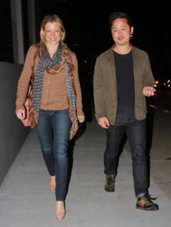 Amy Smart feet photo thumbnail