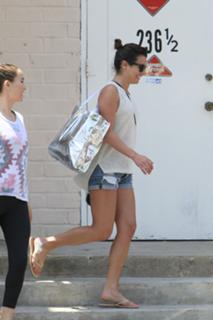 Lea Michele feet photo thumbnail