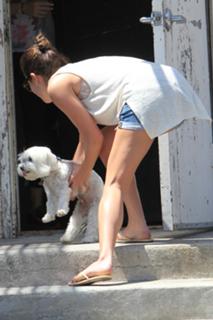 Lea Michele feet photo thumbnail