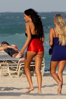 Nabilla Benattia feet photo thumbnail