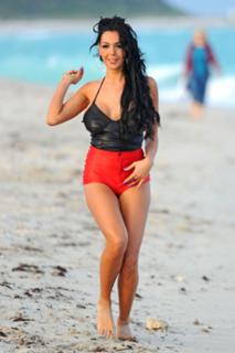 Nabilla Benattia feet photo thumbnail