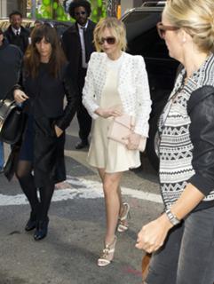 Jennifer Lawrence feet photo thumbnail