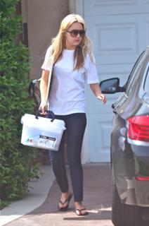 Amanda Bynes feet photo thumbnail