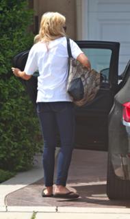 Amanda Bynes feet photo thumbnail