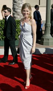 Julie Bowen feet photo thumbnail