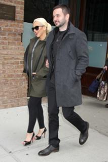 Christina Aguilera feet photo thumbnail