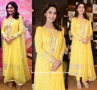 Madhuri Dixit feet photo thumbnail