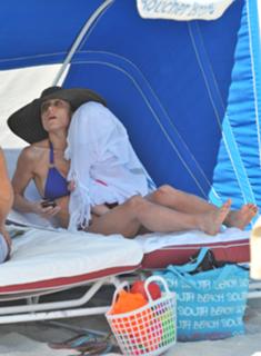 Bethenny Frankel feet photo thumbnail