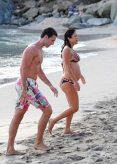 Bethenny Frankel feet photo thumbnail