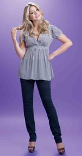 Holly Willoughby feet photo thumbnail