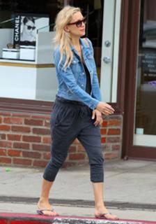 Kate Hudson feet photo thumbnail