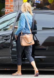 Kate Hudson feet photo thumbnail