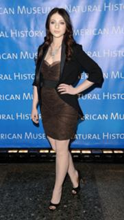 Michelle Trachtenberg feet photo thumbnail