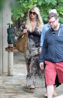Jessica Simpson feet photo thumbnail