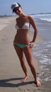 Heidi Montag feet photo thumbnail