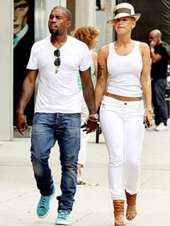Amber Rose feet photo thumbnail