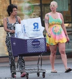 Amber Rose feet photo thumbnail