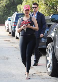 Amber Rose feet photo thumbnail