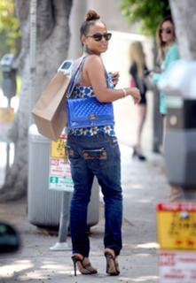 Christina Milian feet photo thumbnail