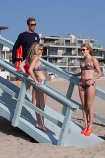 Ashley James feet photo thumbnail