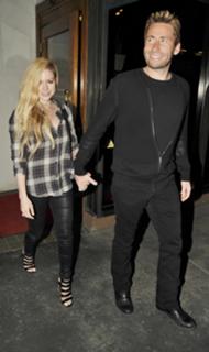 Avril Lavigne feet photo thumbnail