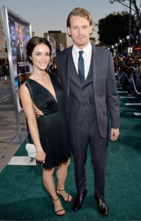 Abigail Spencer feet photo thumbnail