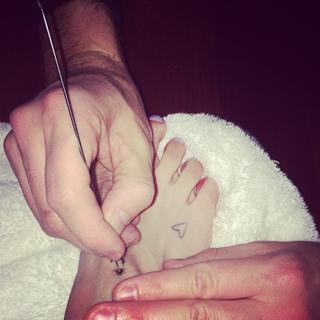 Kesha feet photo thumbnail