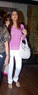Sonali Bendre feet photo thumbnail