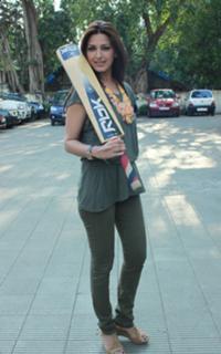 Sonali Bendre feet photo thumbnail