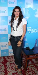 Sonali Bendre feet photo thumbnail