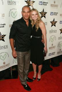 Jennifer Morrison feet photo thumbnail