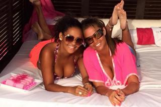 Katie Price feet photo thumbnail